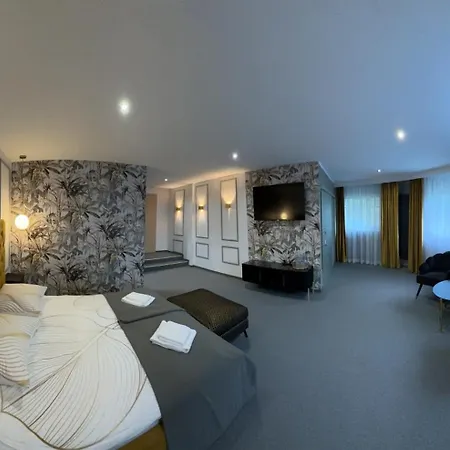 Stara Palmiarnia Mimoza Hotel *
