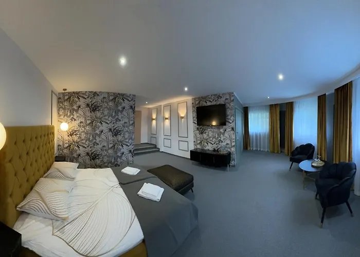 Stara Palmiarnia Mimoza Hotel *